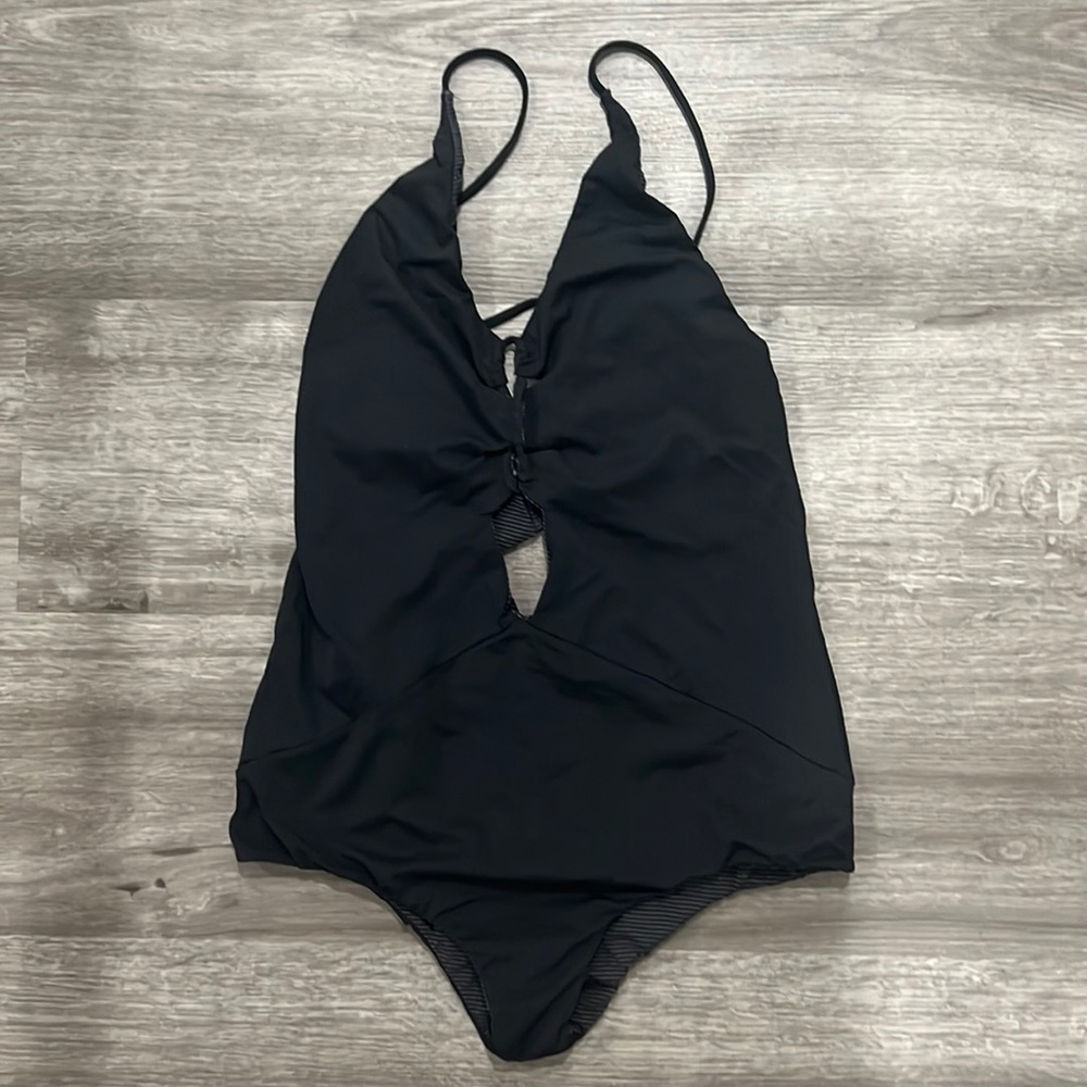 BLACK ACACIA KOKOMO ONE PIECE